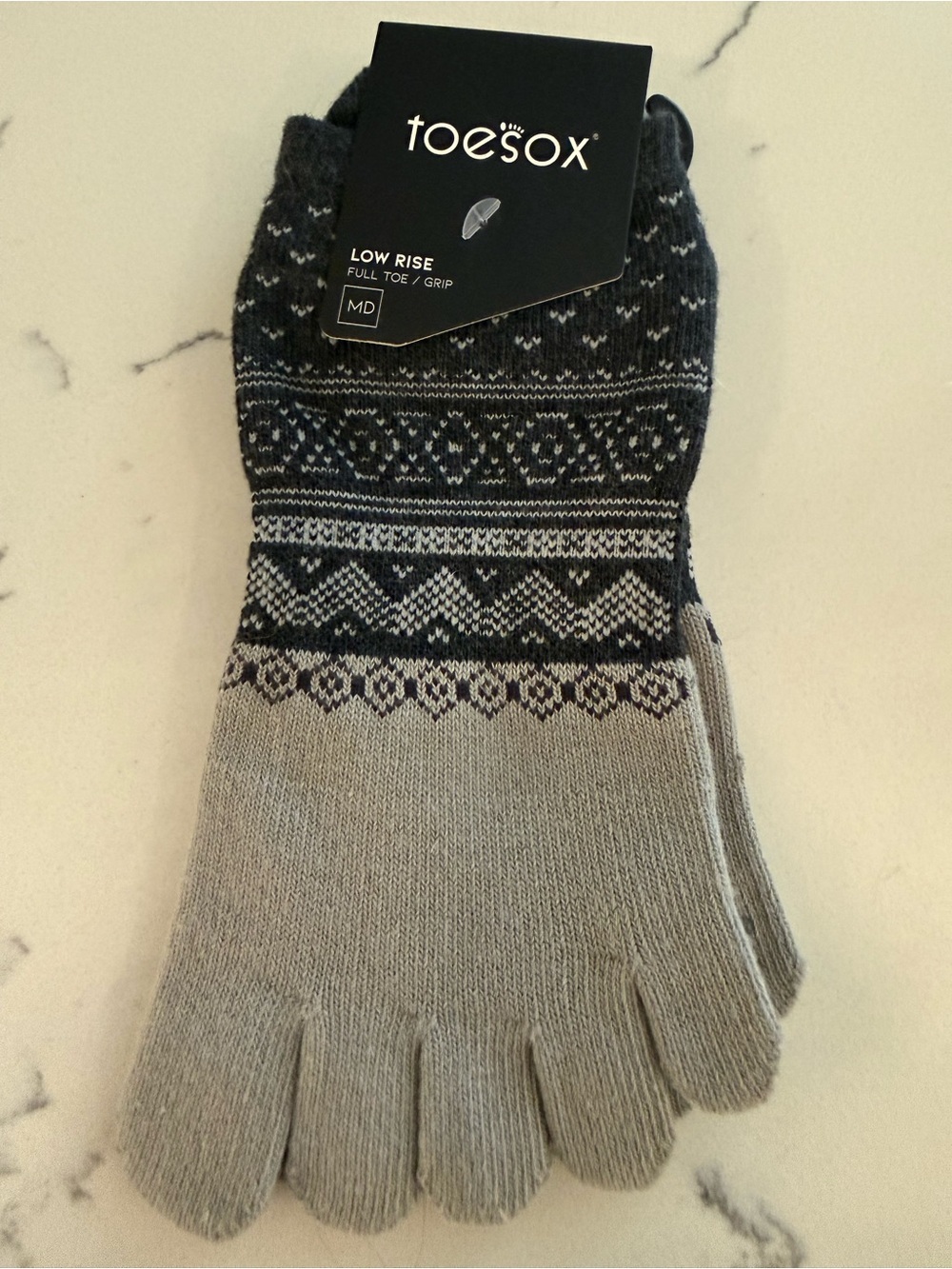 toesox Women’s Low Rise Full Toe Grip Socks — Gray and Black Fair Isle - Picture 2 of 4